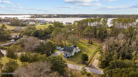 162 Polly Hill Rd, Marshallberg, NC 28553