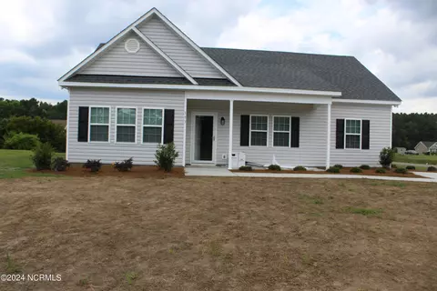 193 Bernice Blanton Dr, Teachey, NC 28464