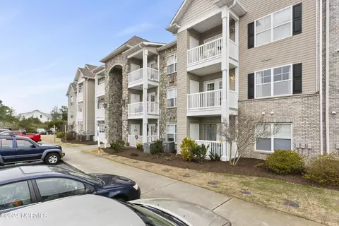 618 Condo Club Dr UNIT 106, Wilmington, NC 28412