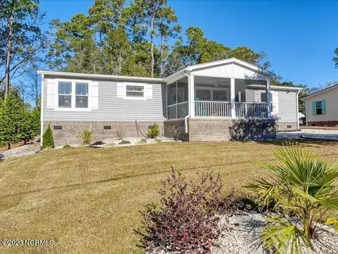 705 Magnolia Dr, Sunset Beach, NC 28468