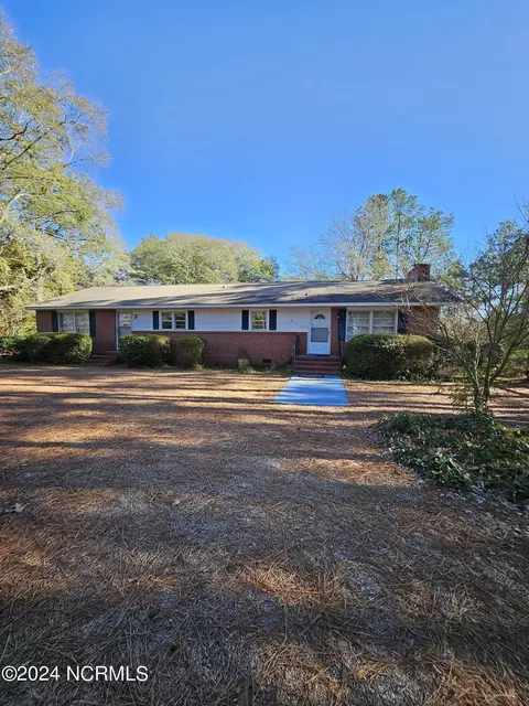 381 Sand Pit Rd, Aberdeen, NC 28315