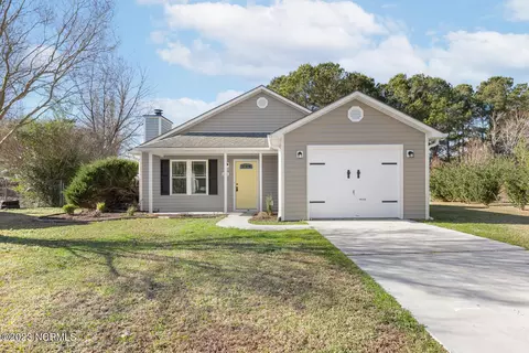 211 Clydesdale Ct, Jacksonville, NC 28546