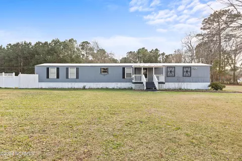 555 Richlands Loop Rd, Richlands, NC 28574