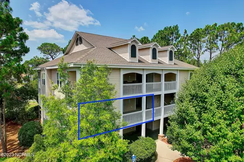 3350 Club Villas Dr #503, Southport, NC 28461
