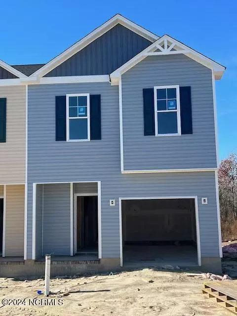 208 Shallowbag Bay Ln, Jacksonville, NC 28546