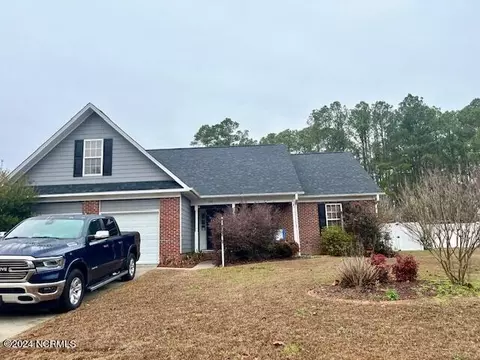 157 Early Dawn Dr, Raeford, NC 28376
