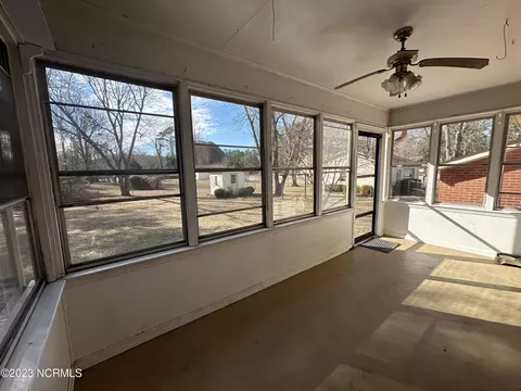 109 Hodges Rd, Washington, NC 27889 photo 6