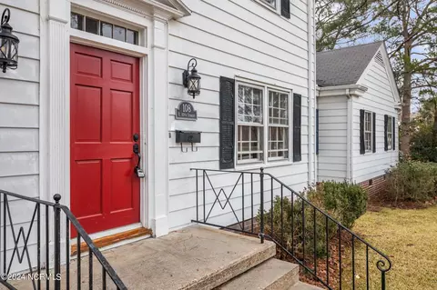 108 E 10th St, Washington, NC 27889 photo 4