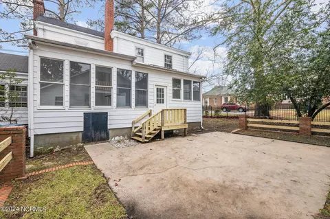 108 E 10th St, Washington, NC 27889 photo 7