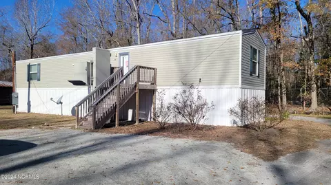 190 Wildlife Rd, New Bern, NC 28560