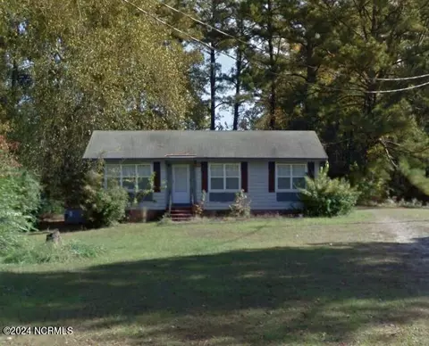 109 Snowden St, Princeville, NC 27886