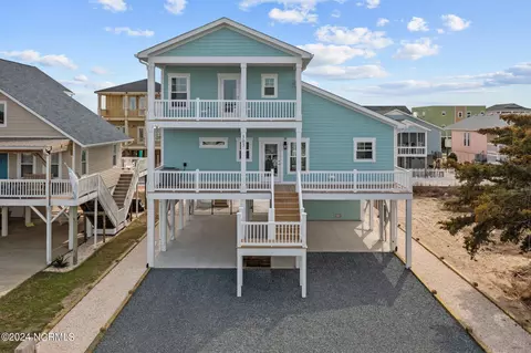 303 Sand Piper Ln, Holden Beach, NC 28462