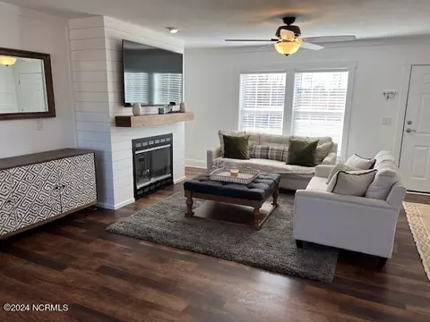 363 Lea Dr, Hampstead, NC 28443 photo 5