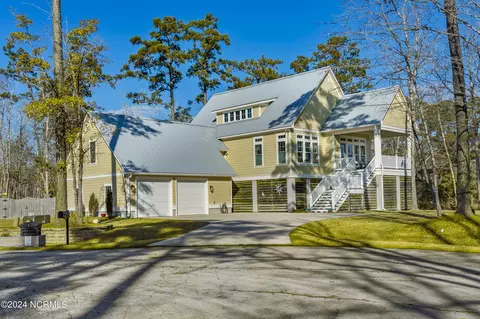 355 Winding Creek Dr, Oriental, NC 28571
