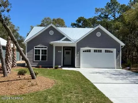 160 NW 9th St, Oak Island, NC 28465