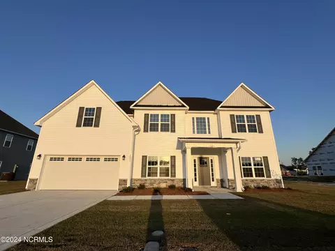 2033 Sharpnose St, New Bern, NC 28562