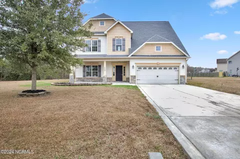 153 River Winding Rd, Jacksonville, NC 28540