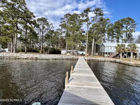 1037 Old Pamlico Beach Rd, Belhaven, NC 27810
