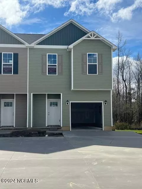 228 Shallowbag Bay Ln, Jacksonville, NC 28546