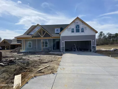 1021 Buckley Dr, Grimesland, NC 27837