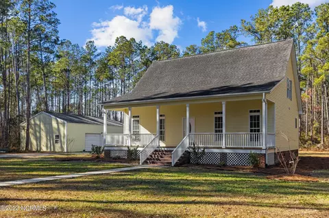 261 Mill Creek Rd, Stella, NC 28582