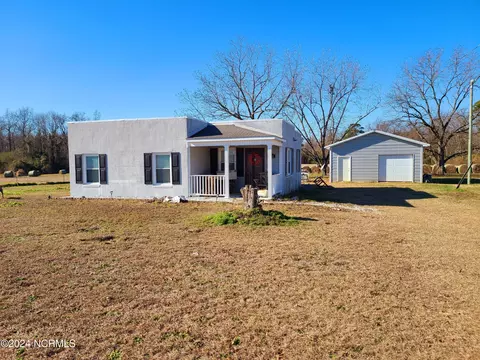 1700 Fleet Cooper Rd, Roseboro, NC 28382