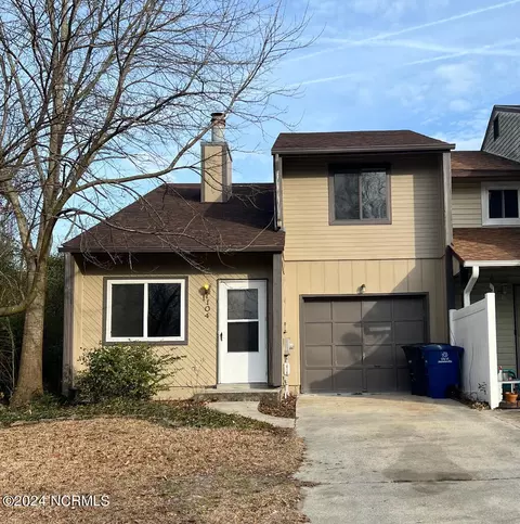 104 N Onsville Pl, Jacksonville, NC 28546