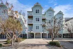 807 S Third St #807, Carolina Beach, NC 28428
