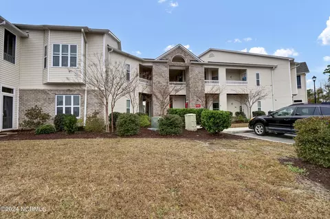 4203 River Rd #202, Wilmington, NC 28412