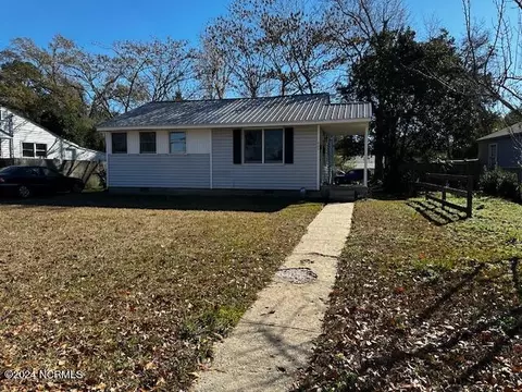 424 Nelson Dr, Jacksonville, NC 28540