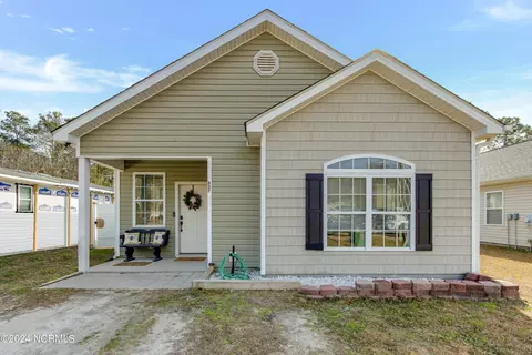637 S Windward Dr SW, Supply, NC 28462