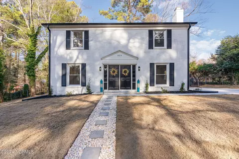 804 Northclift Dr, Raleigh, NC 27609