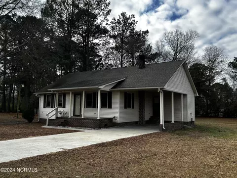 218 Canal Dr, South Mills, NC 27976