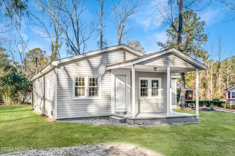 1515 Little St, Whiteville, NC 28472