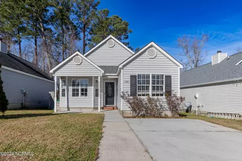 120 Mulberry Ln, Jacksonville, NC 28546