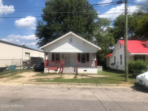 603 Academy St E, Wilson, NC 27893