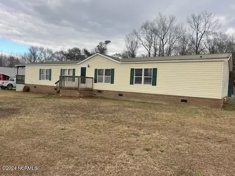 1565 Cobblestone Dr, Kinston, NC 28504