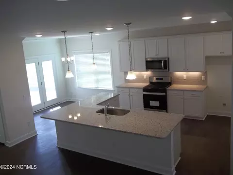201 Balustrade Way, Hampstead, NC 28443 photo 10