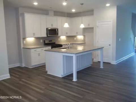 202 Balustrade Way, Hampstead, NC 28443 photo 5
