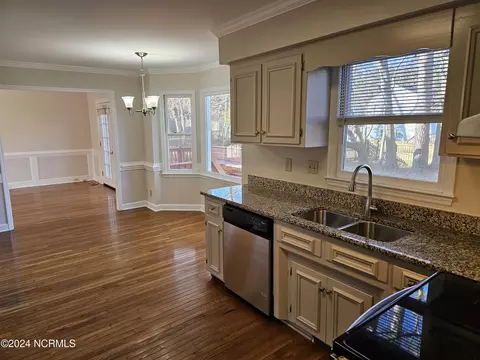12 Cedar Hill Dr, Durham, NC 27713 photo 3