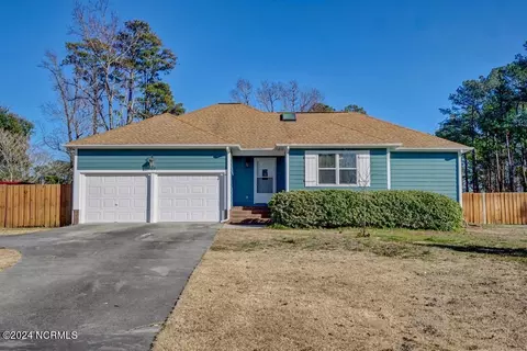 100 Camden Ct, Sneads Ferry, NC 28460