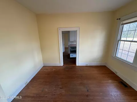 300 E Walnut St, Tarboro, NC 27886 photo 4