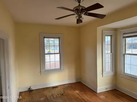 300 E Walnut St, Tarboro, NC 27886 photo 3