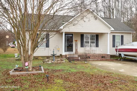 9 N North Carolina Ave, Benson, NC 27504