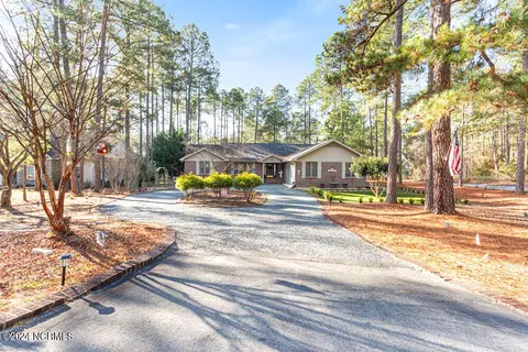 290 Longleaf Dr, West End, NC 27376 photo 4