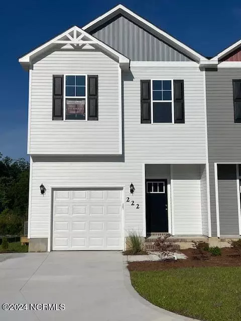 222 Shallowbag Bay Ln, Jacksonville, NC 28546