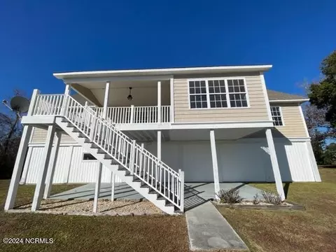 Exterior - 84 Victor Ln, Hampstead, NC 28443 photo 3 of 4