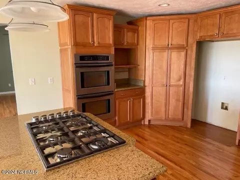 Kitchen - 84 Victor Ln, Hampstead, NC 28443 photo 3 of 3