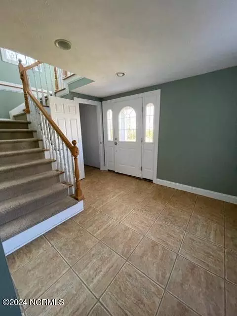 Entry Way - 84 Victor Ln, Hampstead, NC 28443 photo 1 of 1