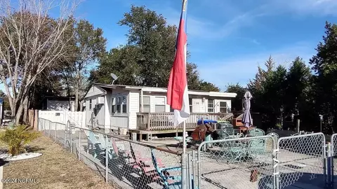 714 Glenn Ave, Carolina Beach, NC 28428